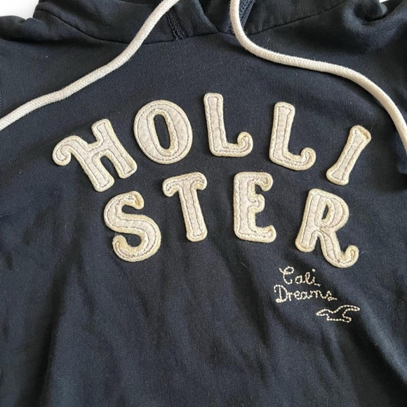 Hollister Navy Hoodie with white Logo and White Drawstrings - Picture 2 of 7
